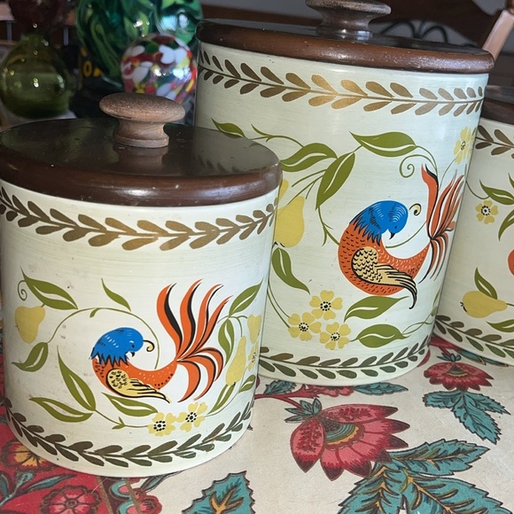 Ransburg Vintage metal canister set with wooden lids - Picture 2 of 12